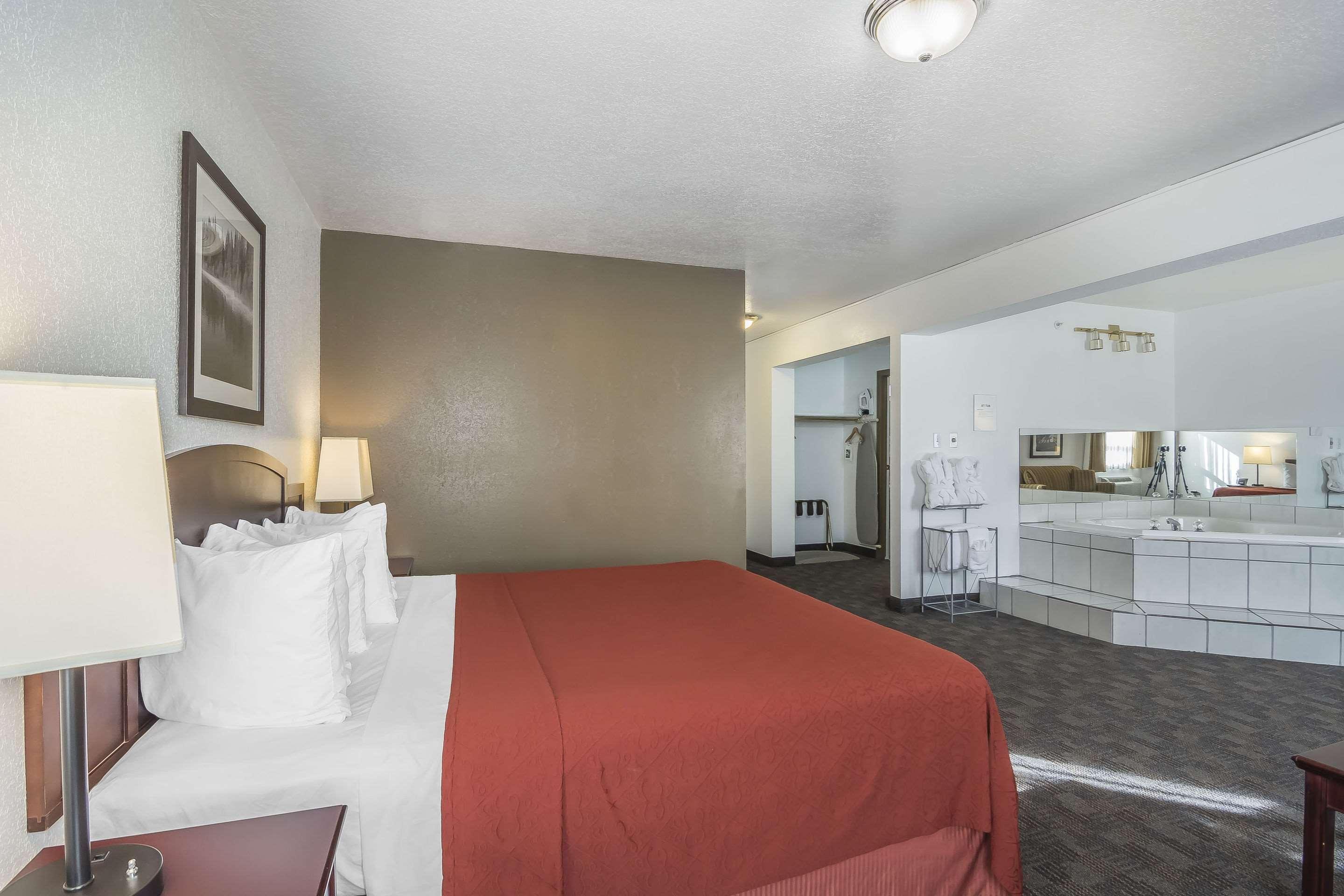 Quality Hotel & Conference Centre Fort Mcmurray Buitenkant foto